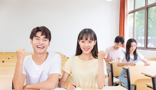 大学“烧钱”的三个专业，含金量低、就业难，普通家庭尽量避开