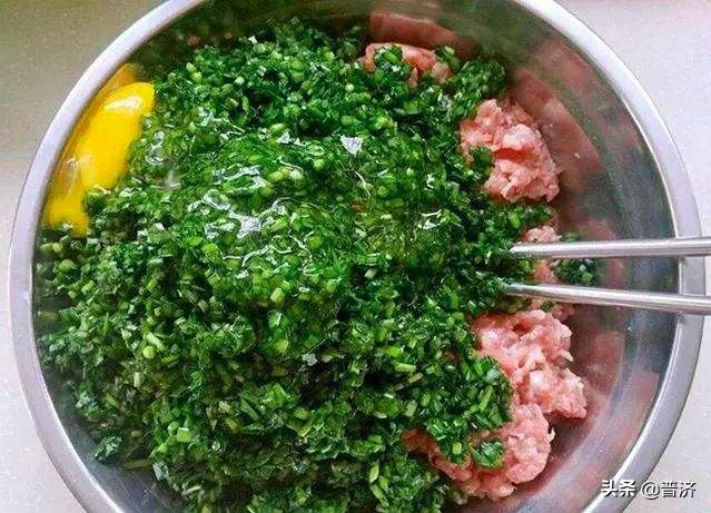 调制纯肉饺馅，先打水还是先调味？这道先秦传下的美食别再搞反了