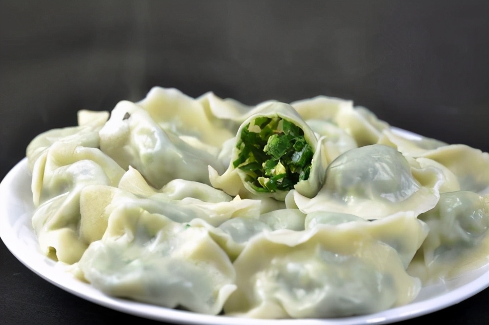 说的,就是很多人都爱的韭菜鸡蛋虾皮,也就是我们常说的三鲜馅的水饺了