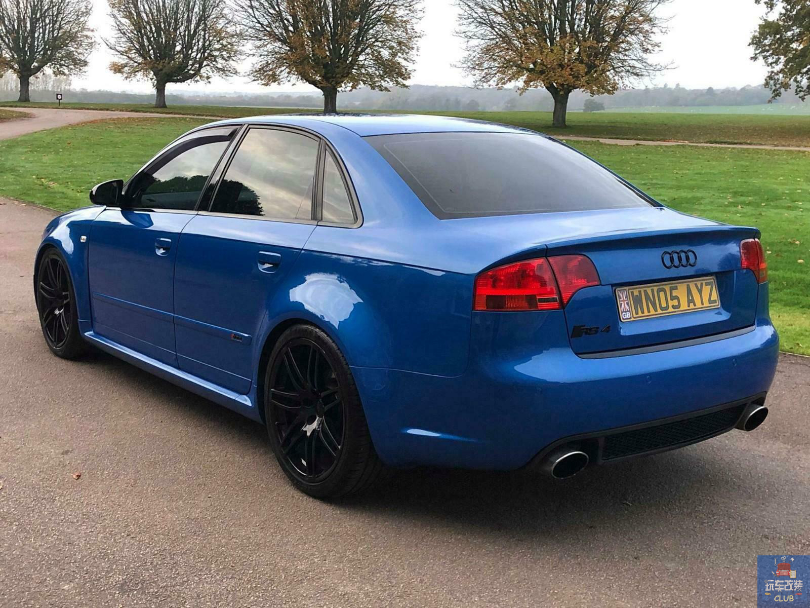 改装"原厂奥迪rs 4车身套件"2005款奥迪a4,配2.5升tdi柴油引擎