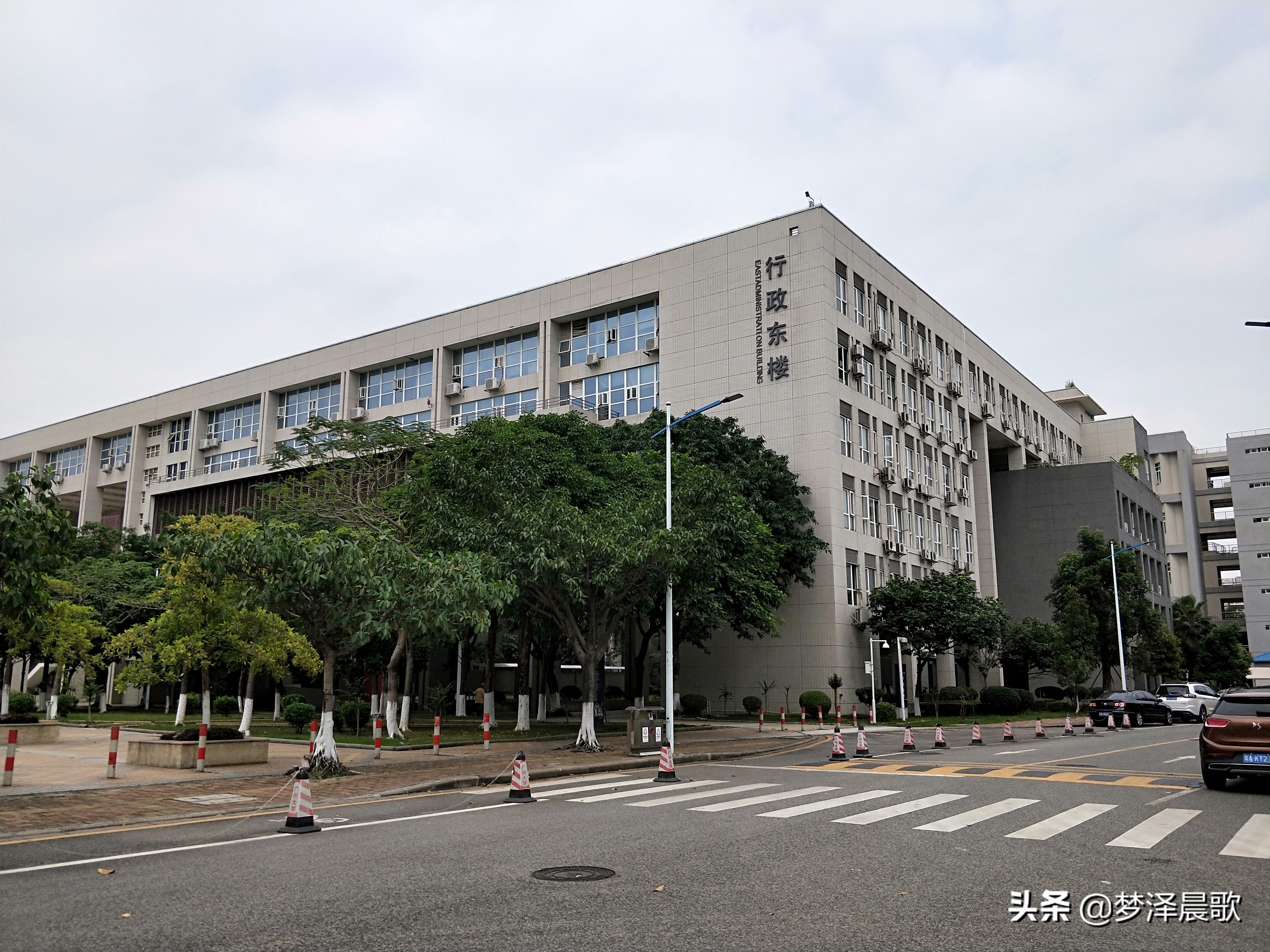 广州大学大学城校区(美丽校园广州大学)