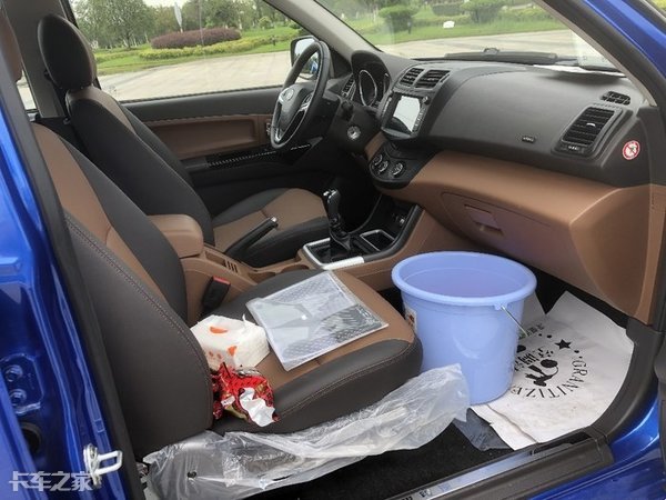 10万级实用型皮卡，搭载五十铃技术发动机，骐铃T7plus表现不俗