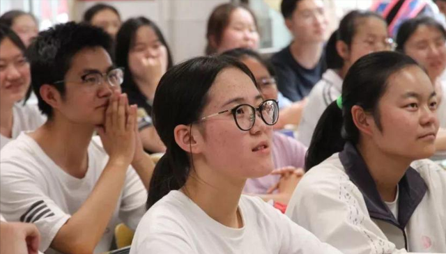 教育部表示禁止高考移民，外籍生顶着“中国脸”，或将不再吃香