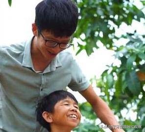 康仔农人：广西半百袖珍老人，他凭什么半年涨粉近千万？