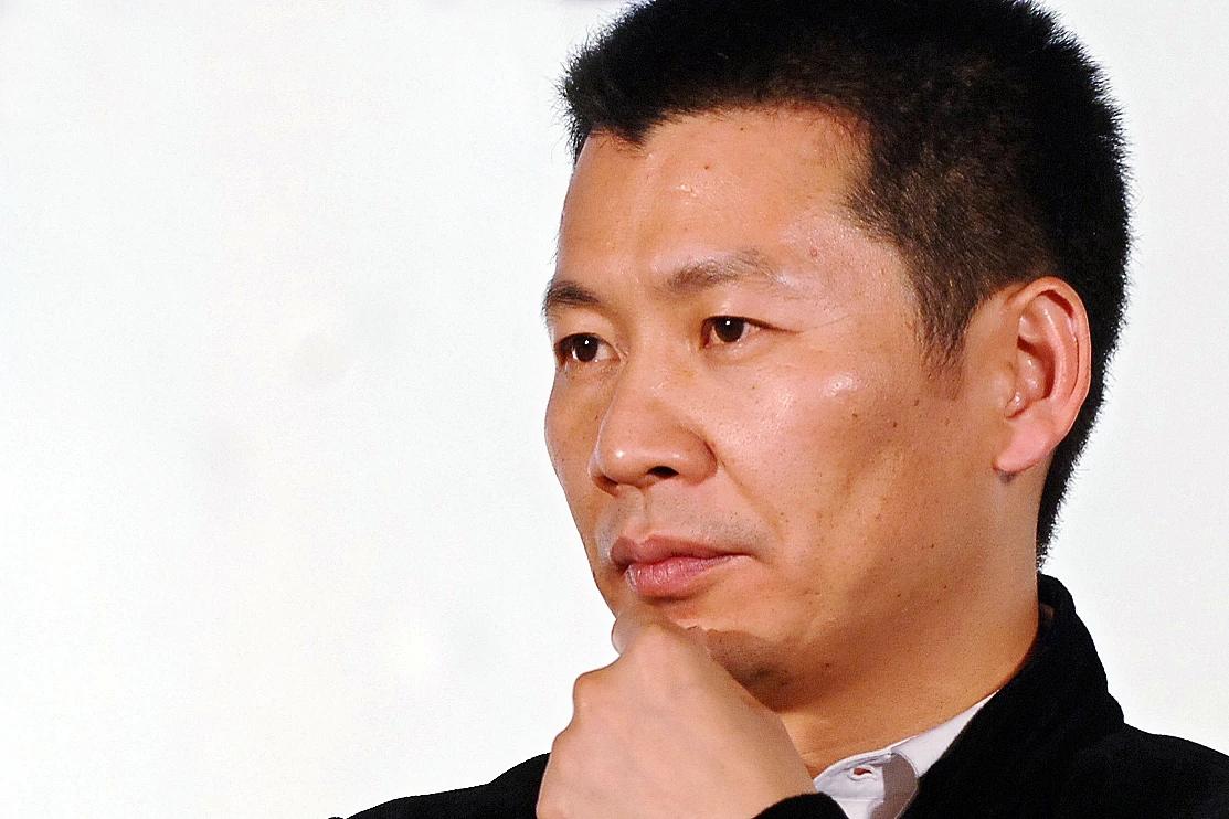 周杰伦代言，被称国内服饰巨头的美特斯邦威，为啥走向了落寞？
