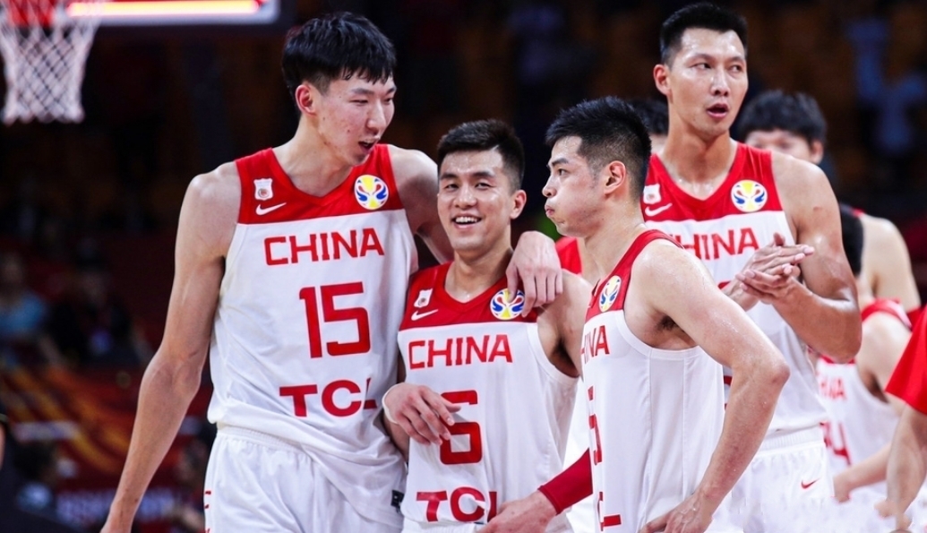 中国有哪些nba现役球员(中国男篮“英雄”榜：总共65人，现役13人，易建联场均篮板超姚明)