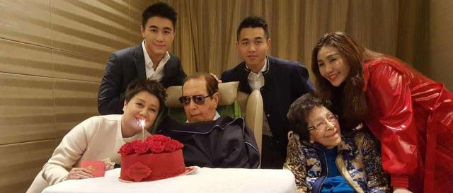 霍震霆是谁(霍震霆和何超英:豪门联姻的无奈,曾经的青梅竹马,奈何有缘