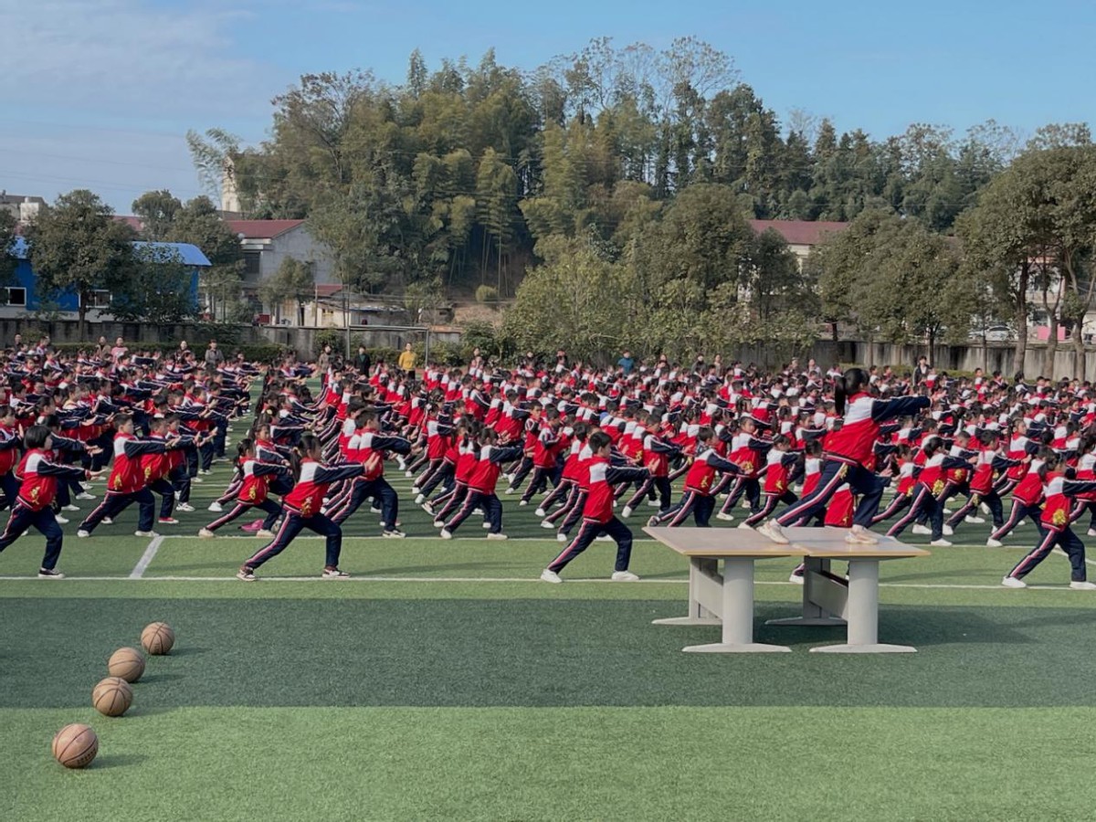 桃江县石牛江小学：700名学子最美大课间展风采(图2)