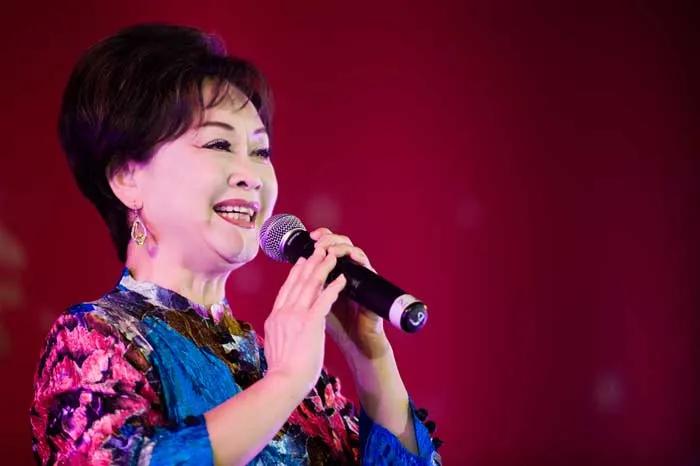 为央视中秋晚会献唱的10位老艺术家，最大的91岁，最小的64岁