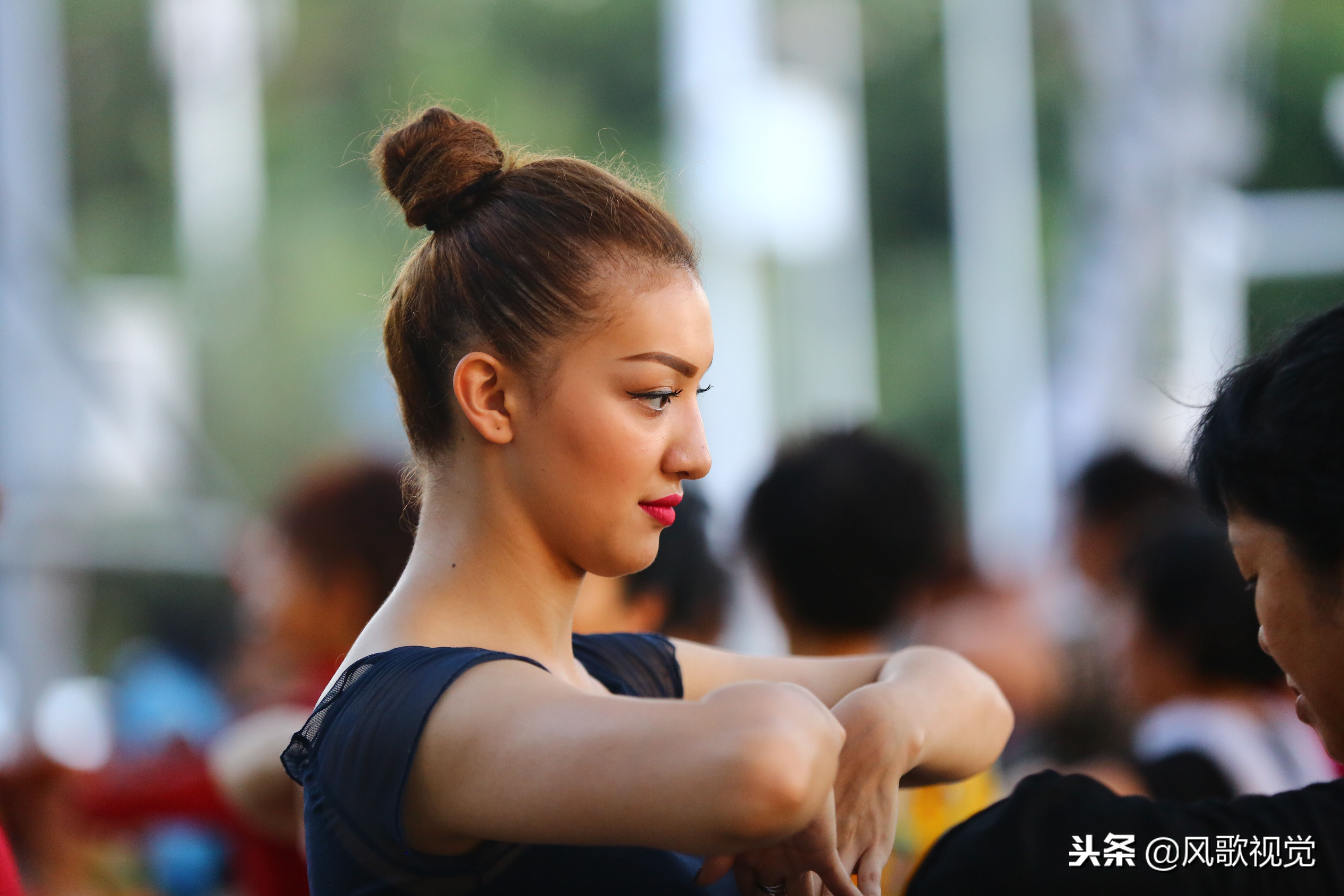 海风起，舞正跳，翩翩起舞，乐享椰风海韵，三亚旅游城的别样乐活