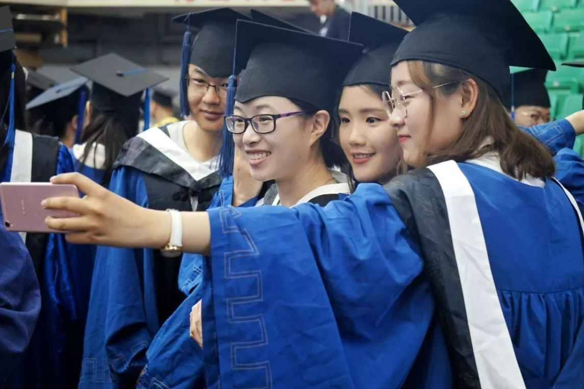 大学生毕业后档案转到哪里更可靠，千万别不当回事，小心变成黑户