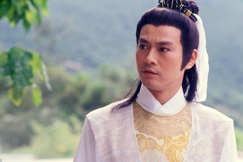 古龙48则经典语录：人在江湖，身不由己，寸心之争，生死忘矣