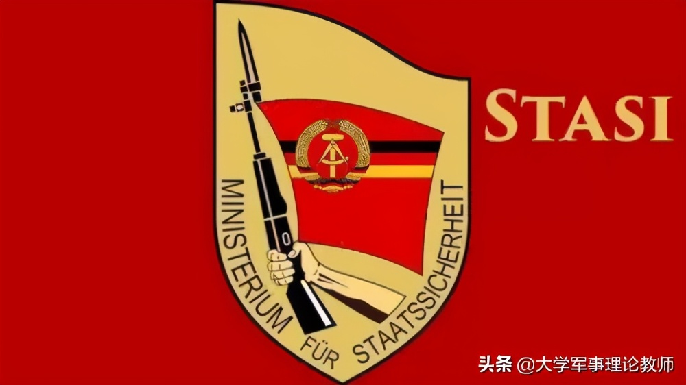 柏林墙倒塌后，东德末代门卫尴尬的“晚年”