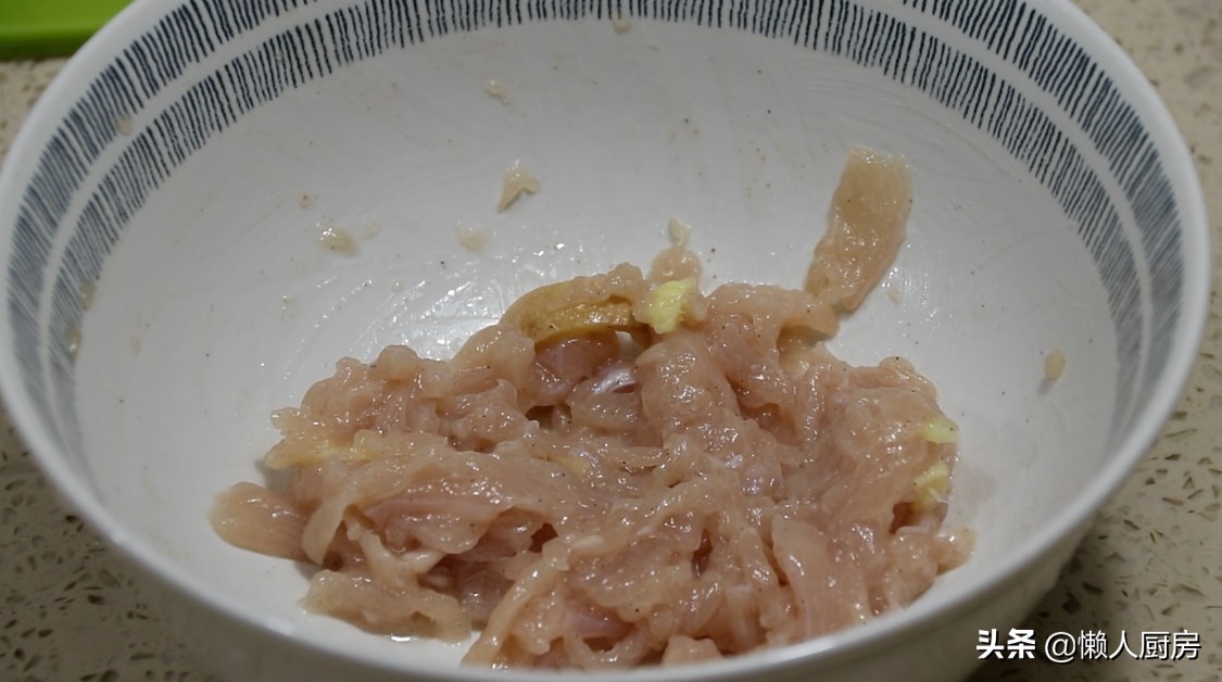 豆腐遇到它就这样炖，好吃极了，营养丰富，又鲜又嫩