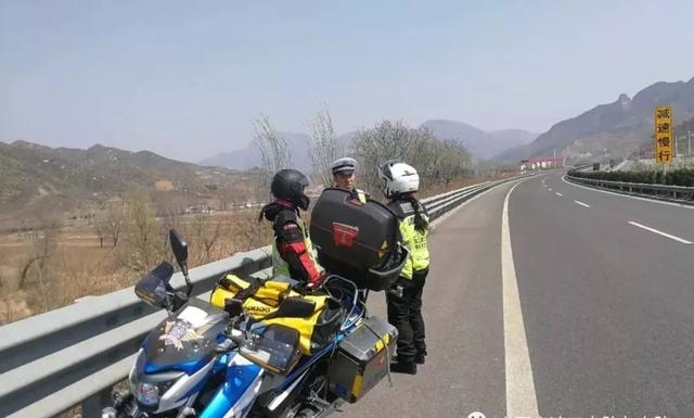 摩托车享受6年免检还是4年免检