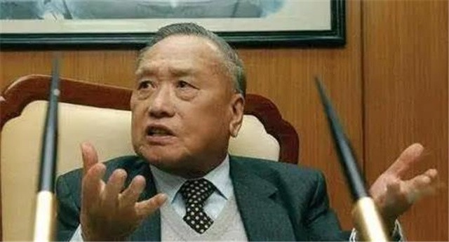 白手起家的穷小子邱德根，痛失爱妻后娶了小姨子，后患上老年痴呆