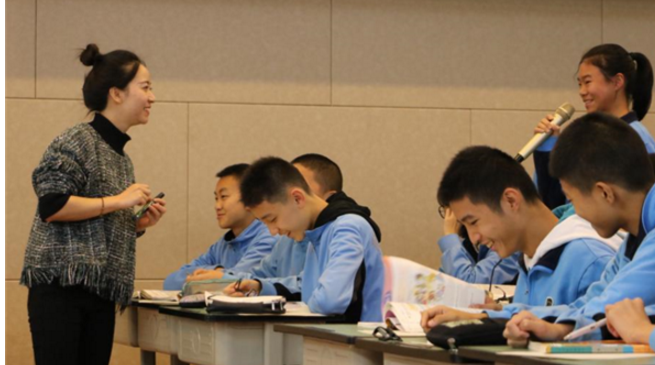 桂林高校男生撞脸易烊千玺，笑起来像吴磊，这不比招生简章有用