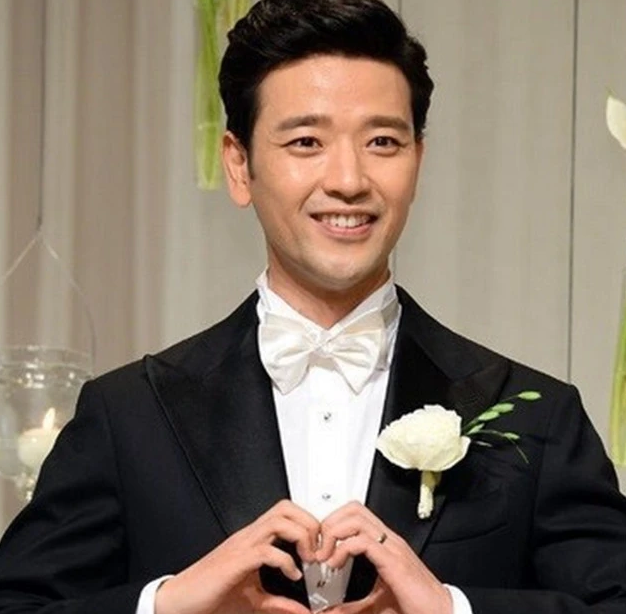 韩国男明星又离婚了！结婚6年，养育了2个孩子，扮演过“光辉遗产”的男2。