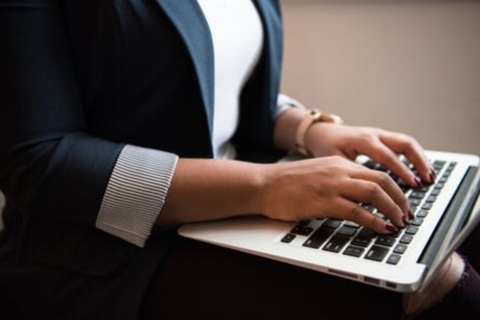 会计行业不吃香了？国家公布紧缺型职位排行，会计仍然很紧缺