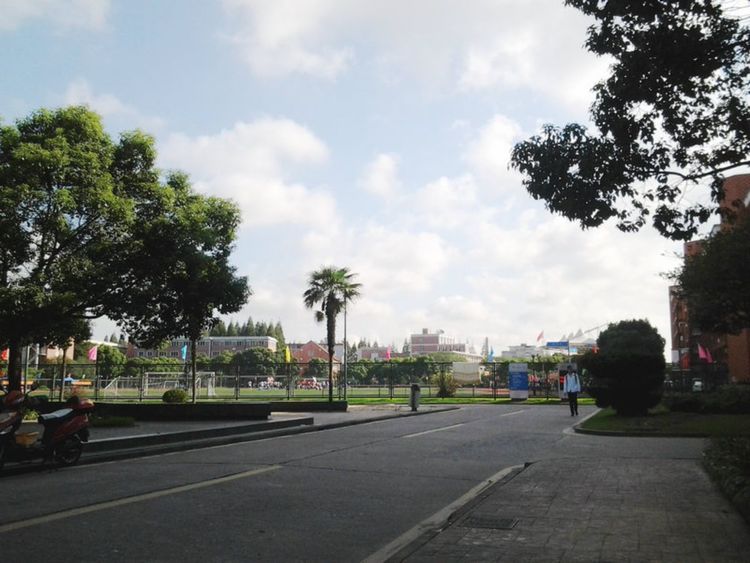 走进上海理工大学