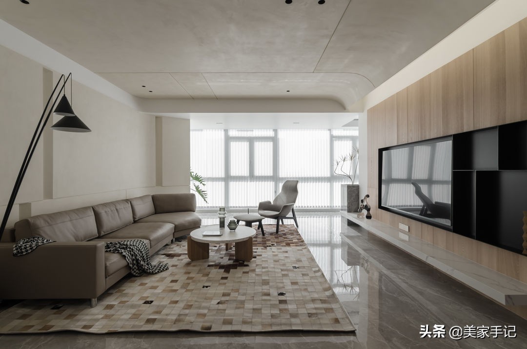 坚持极简主义的江苏夫妇，把家装修得一尘不染，看着都高级