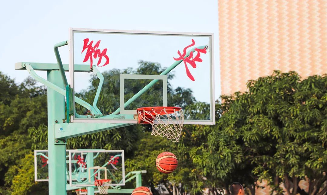 愿你出走半生，归来仍是少年