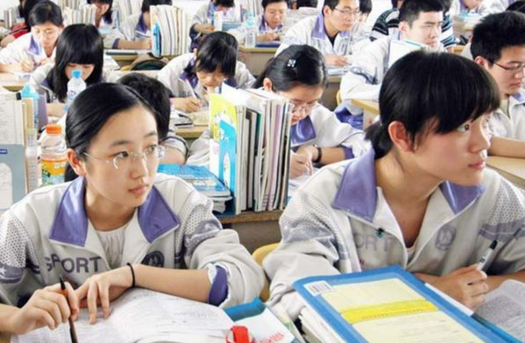 清华附中国际班可直升清华？校方回应后被打脸，网友：借口太荒诞