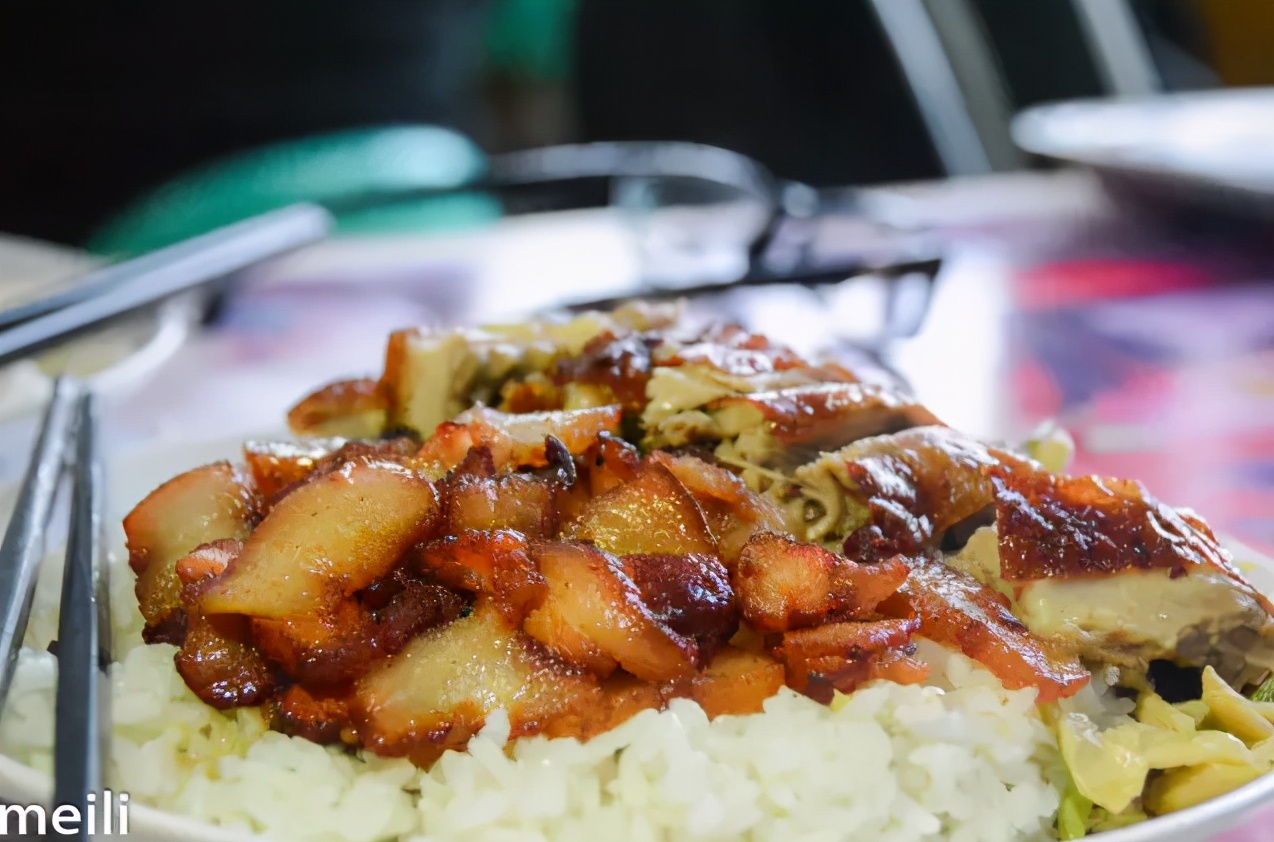 酷！坐拥19个食堂，汇聚8大菜系，武汉这所高校把餐厅打造成了“网红”