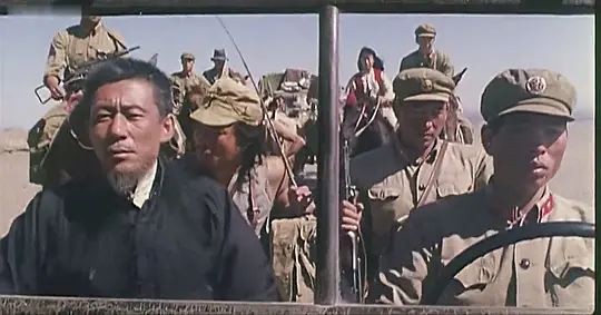 1964��10��13�գ��ҹ���һ��ԭ�ӵ���ըǰ���죬����г����˹���