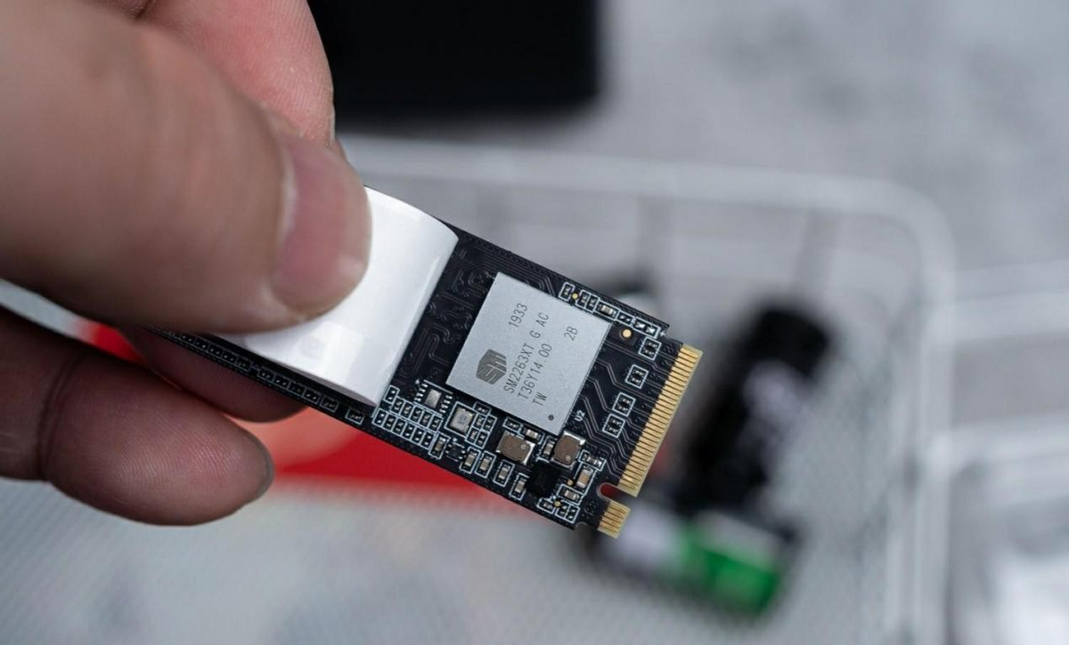 京东双11固态硬盘销量榜:599元1TB,前三名中我更推荐铠侠RC10