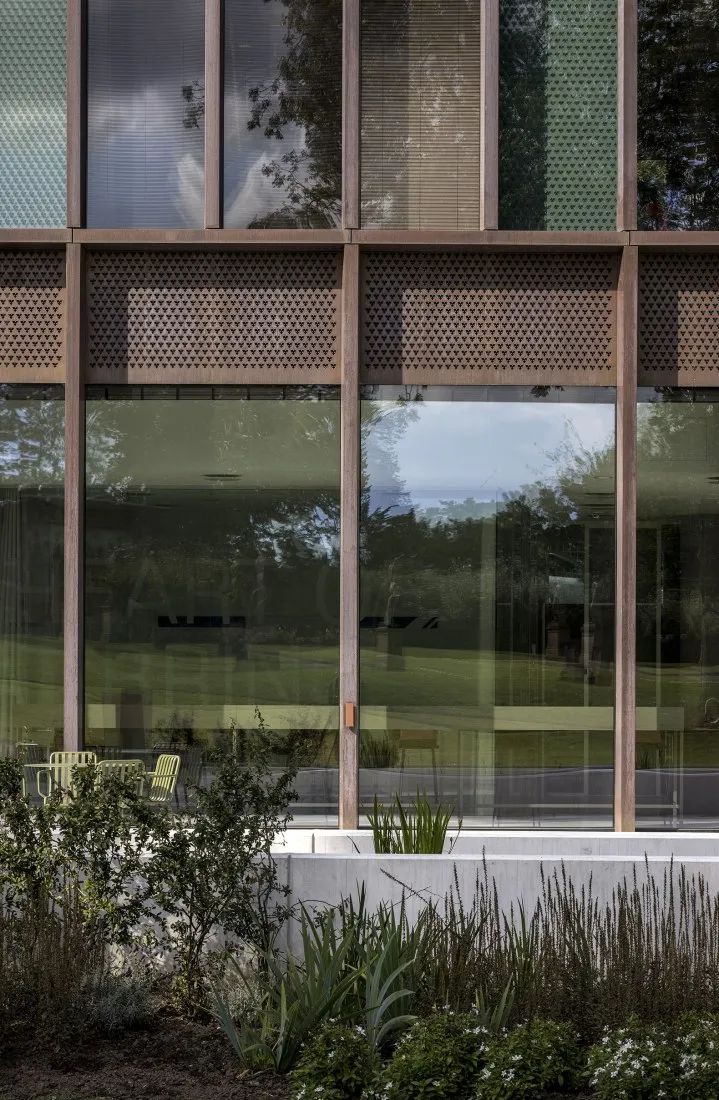 嘉士伯新总部大楼，可回收的黄铜外立面，示范了真正可持续理念