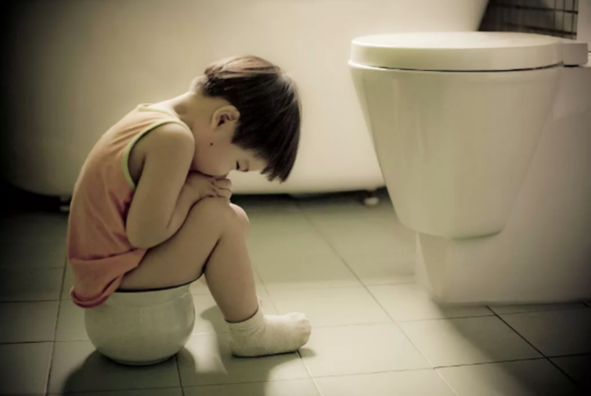 幼儿园憋大便不止一个孩子,3个技巧让孩子自由排便