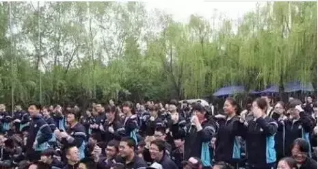 开学季！西安市52所中学校服大PK，比比谁家的最好看？