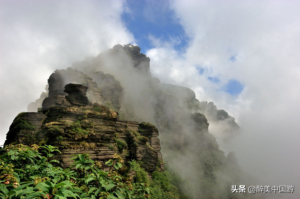 梵净山实用攻略，景区绝壁对峙，飞瀑悬泻，风光旖旎