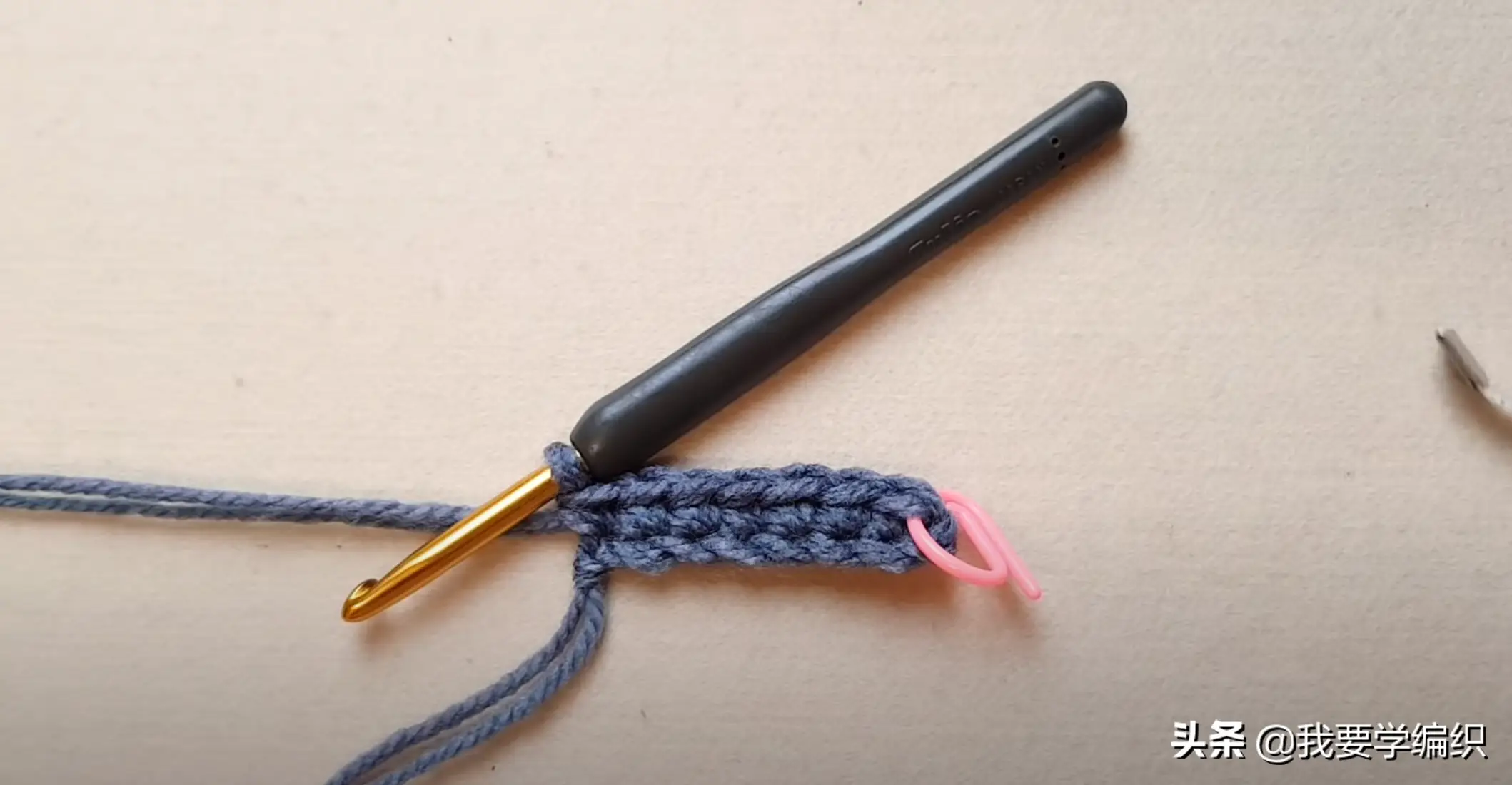 想要漂亮帽子不用买，学习编织自己就能钩一个，枣针帽教程送达