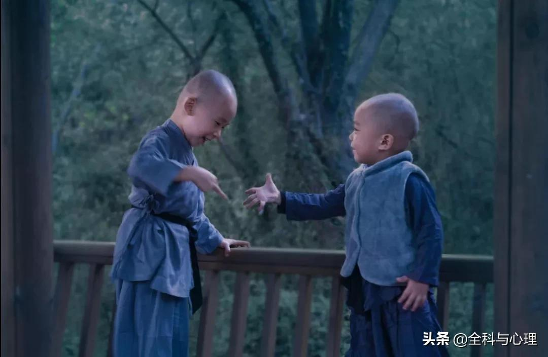余生仍傻：坚持单纯，笑对人生路上的每一份天真