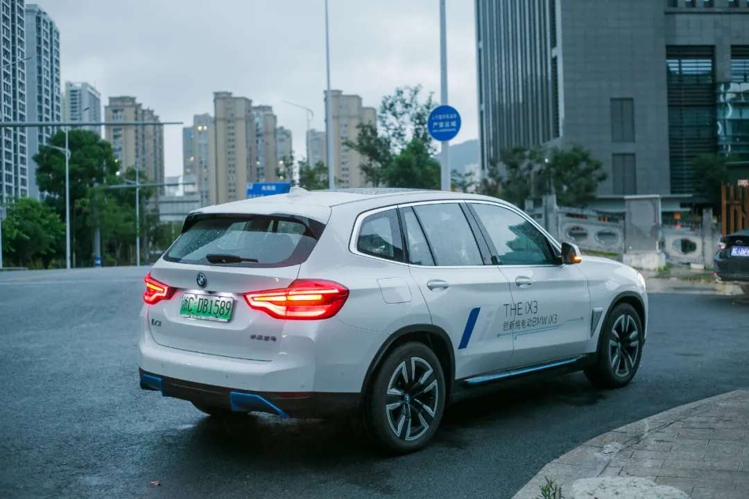 天生“i”动 畅享驾趣极致-创新纯电动BMW iX3商圈之旅圆满结束