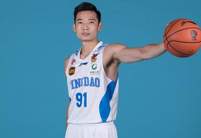 北大学霸刘鸿博，3次CBA选秀终成功，挑灯夜战研究篮球战术