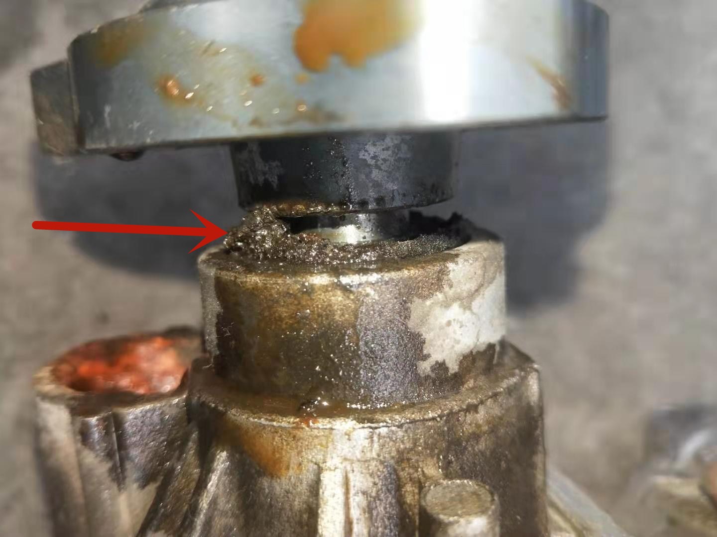 福特翼虎水泵异响漏水，造成发动机高温报警