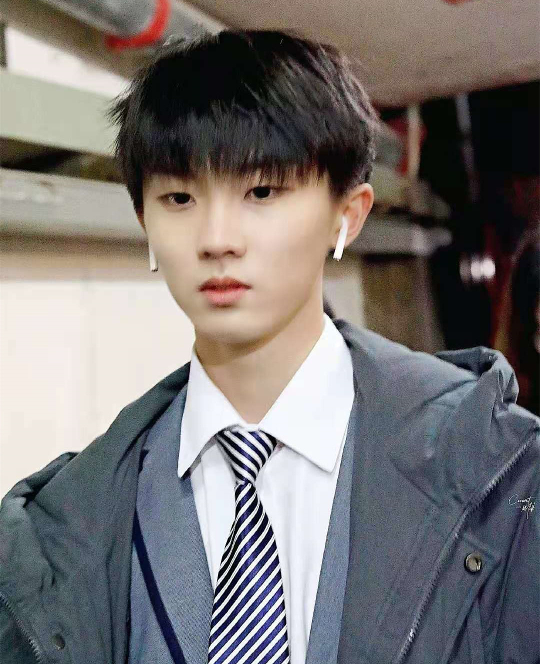 马嘉祺考307被嘲、粉丝说清华博士是九漏鱼：折射出哪些问题？