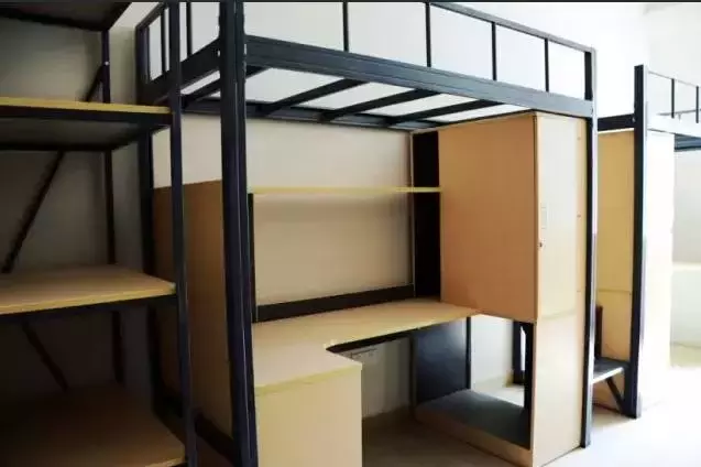 广东最坑爹vs最壕的大学宿舍！你们感受一下，这区别扎心了