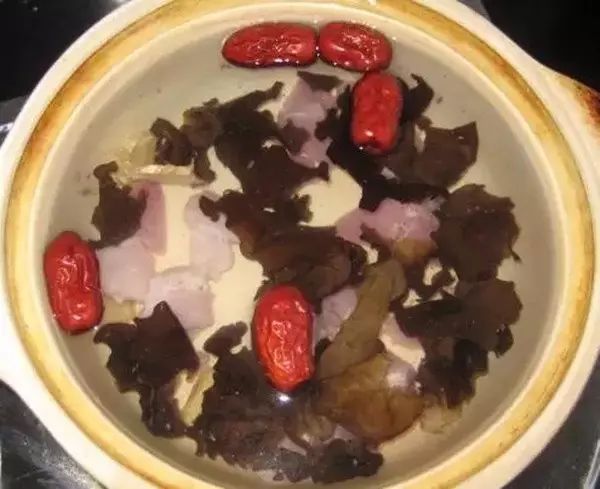 28款月子汤做法大全:好喝又营养,滋润坐月子,全家都爱喝