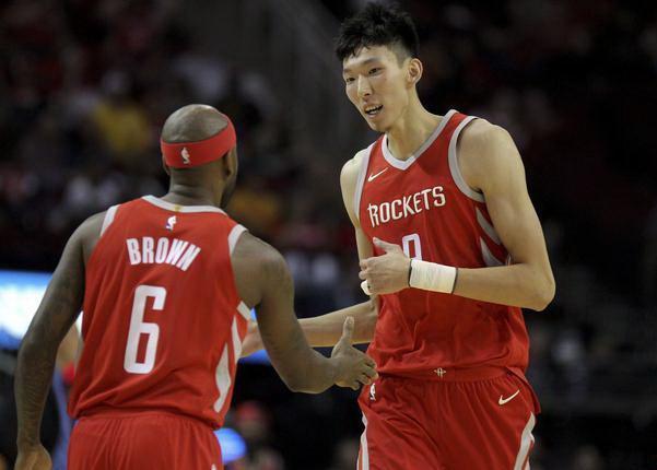 周琦为什么在cba表现不一样(深度分析，大魔王周琦在NBA一年零两个月，为什么就被淘汰了？)