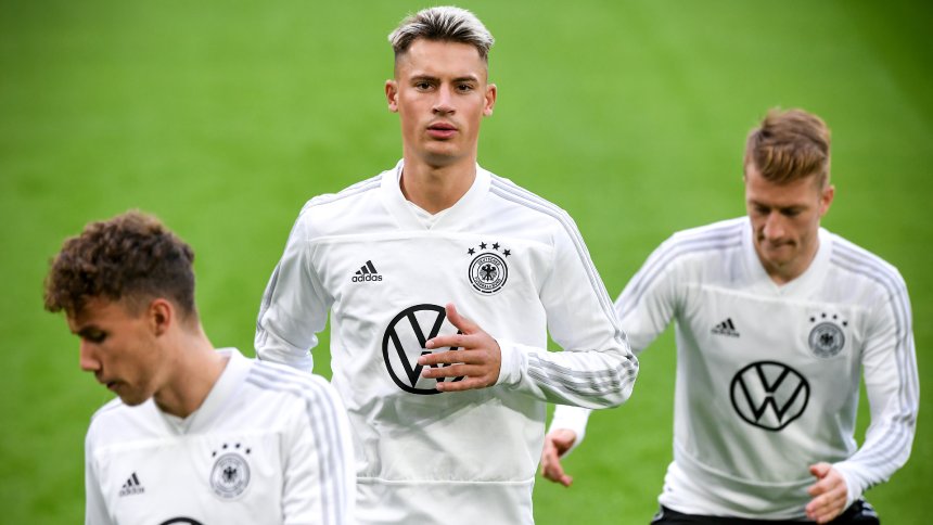 柏林施塔克成为勒夫时代第106位首秀的球员(苦等五个月,这位德国中卫