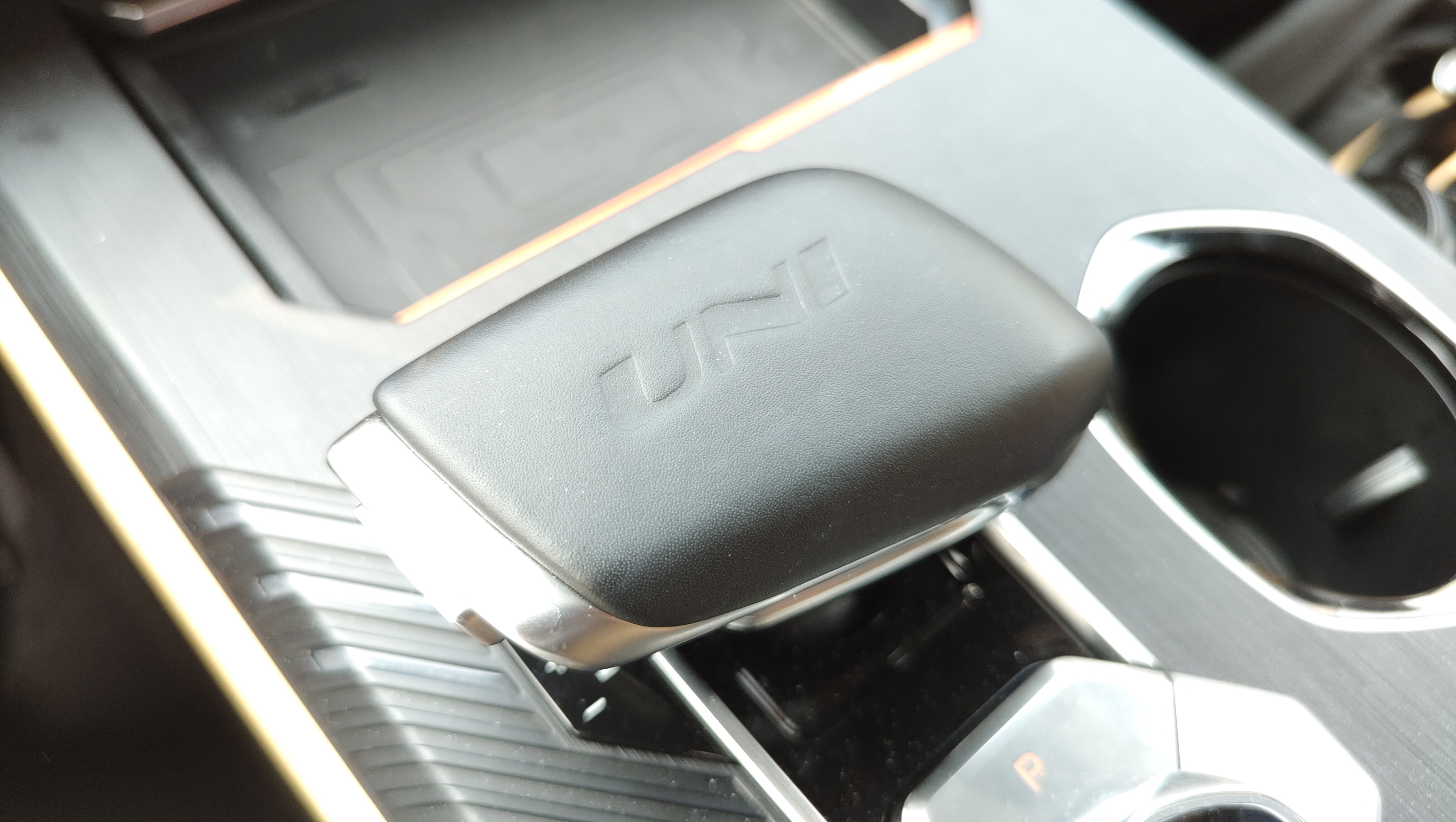 不到20万大五座中型SUV，长安UNI-K能跟冠道拼一拼吗？