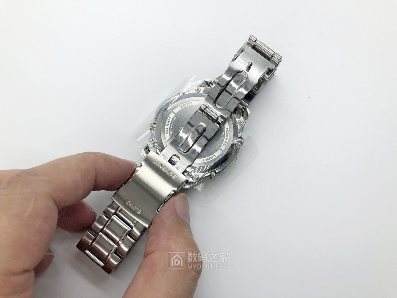 开箱详测：卡西欧CASIO LCW-M300双显电波光动能表，休闲商务之选