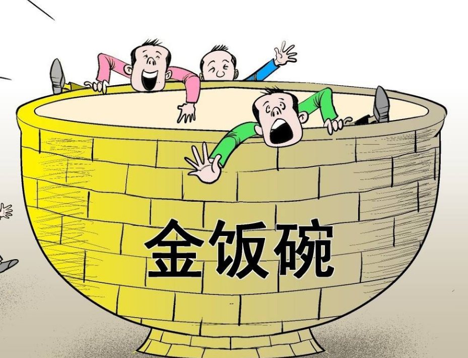 为何越来越多教师选择去“私立学校”，编制也留不住人？钱不到位