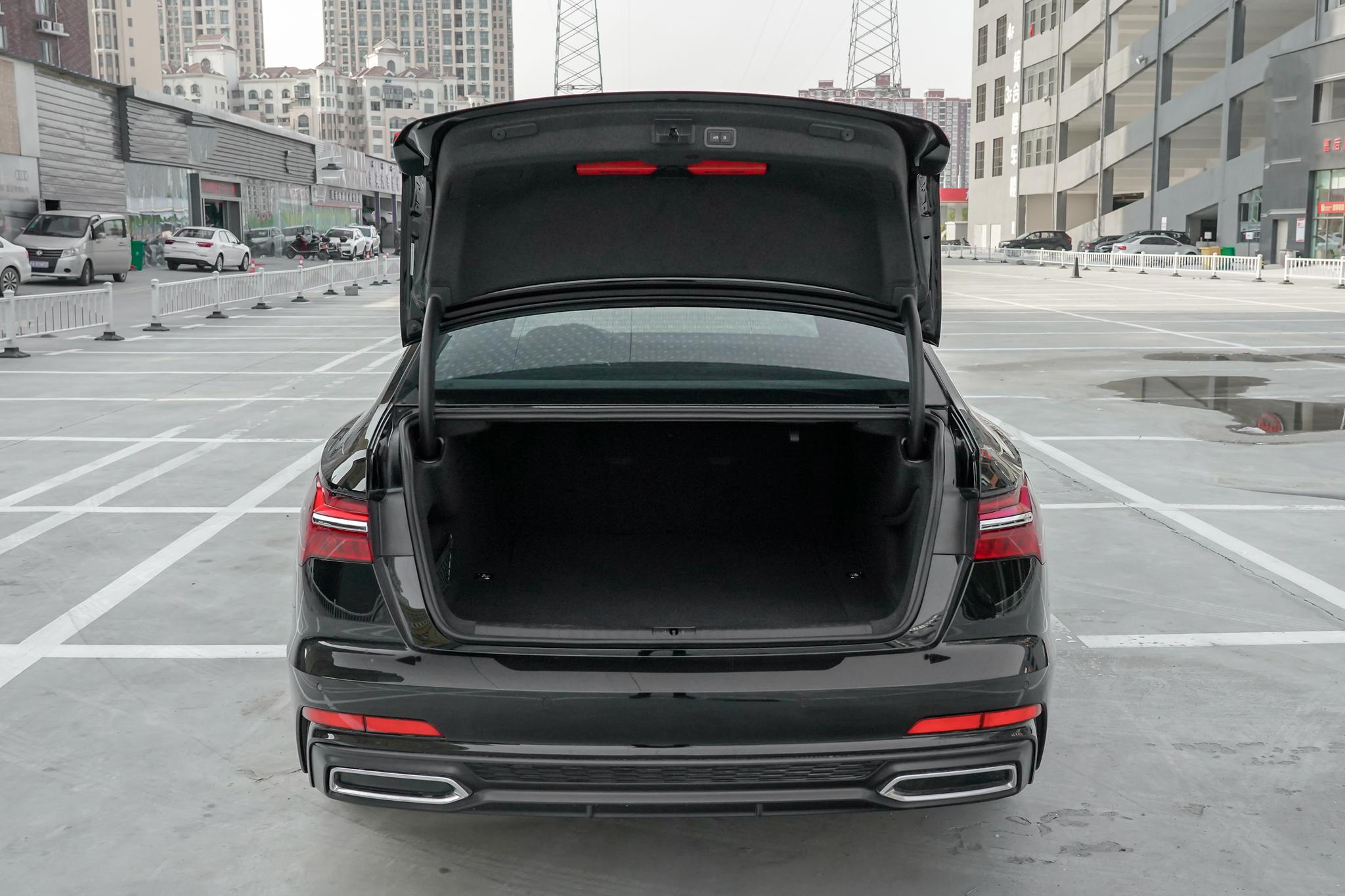 成功人士的商务座驾 3.0T V6发动机 新奥迪A6L点评