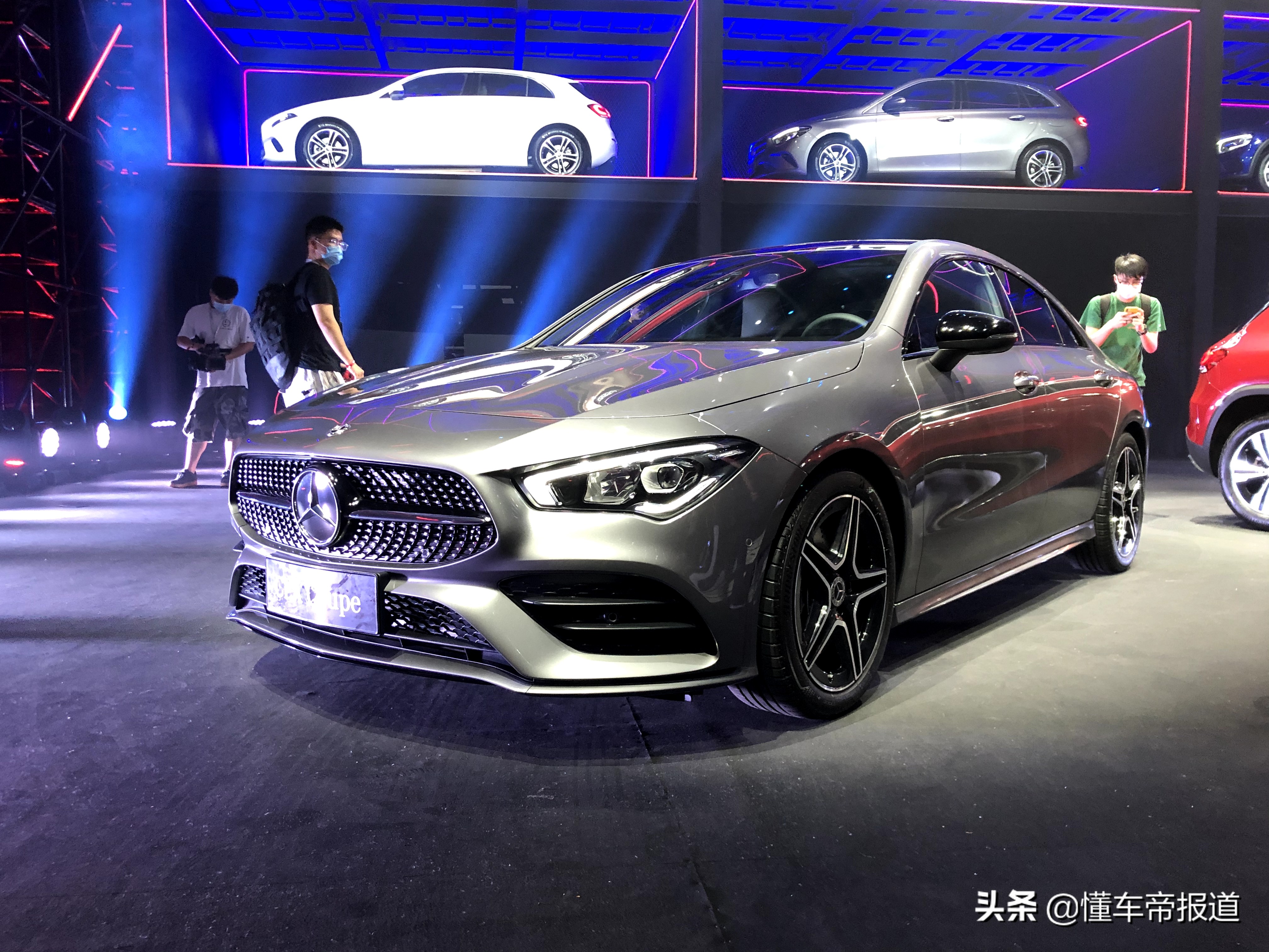 新车 | 奔驰全新CLA四门轿跑车/五门猎跑车上市 售29.98万元起