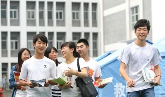 单招和高考大专那个好（同样是考专科学校）